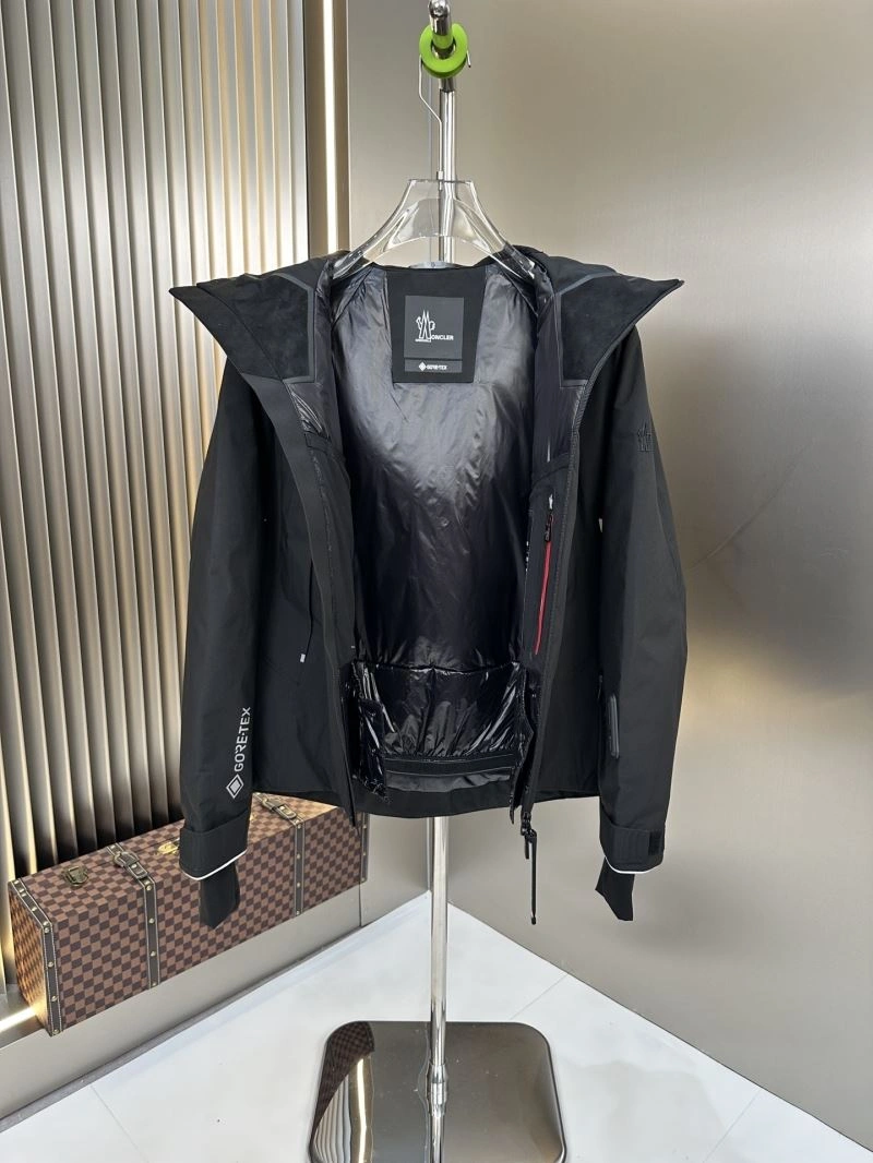 Sporty Moncler Down Jackets 144528