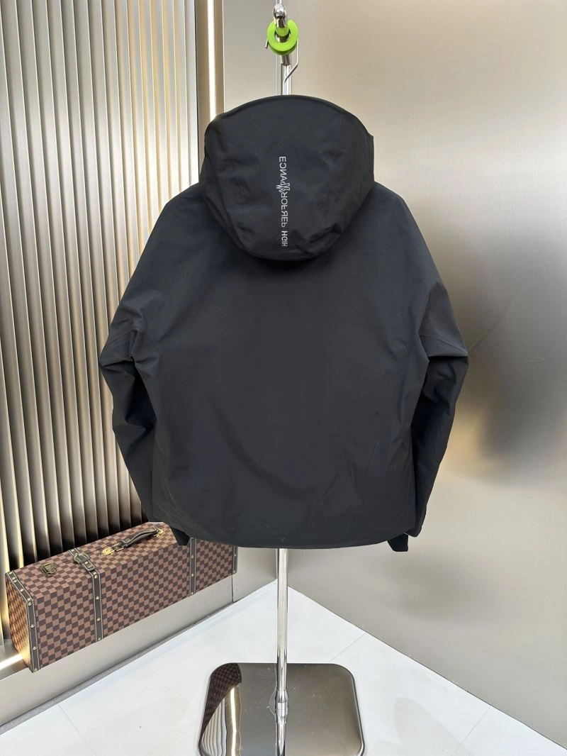Sporty Moncler Down Jackets 144528
