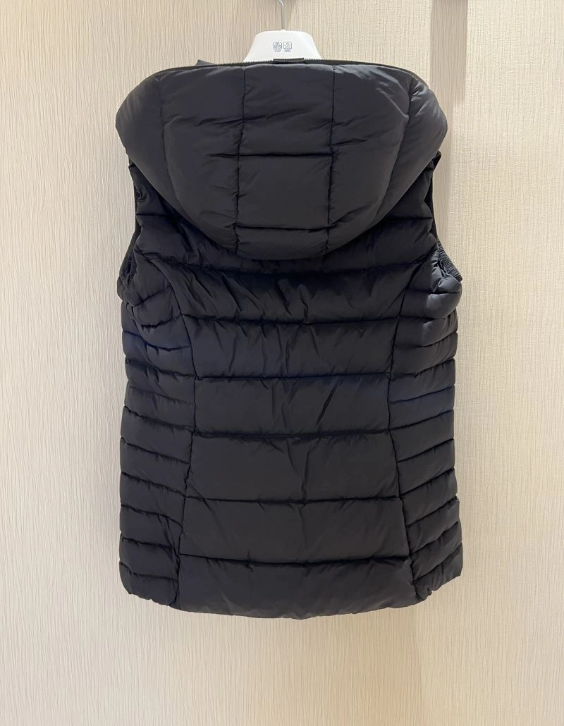 EyeCatching Moncler Down Jackets 144536