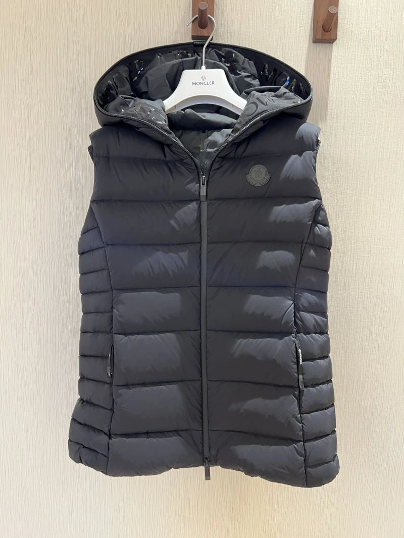 EyeCatching Moncler Down Jackets 144536