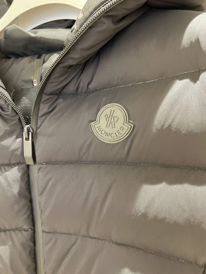 EyeCatching Moncler Down Jackets 144536