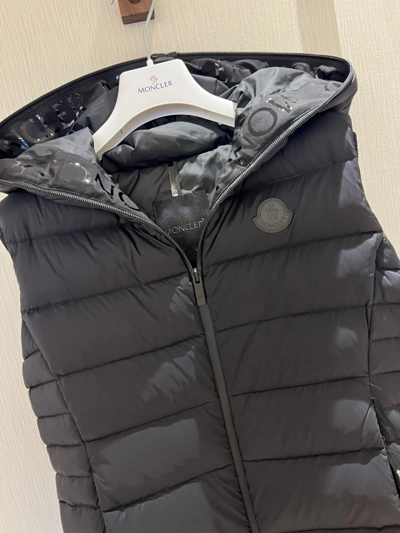EyeCatching Moncler Down Jackets 144536