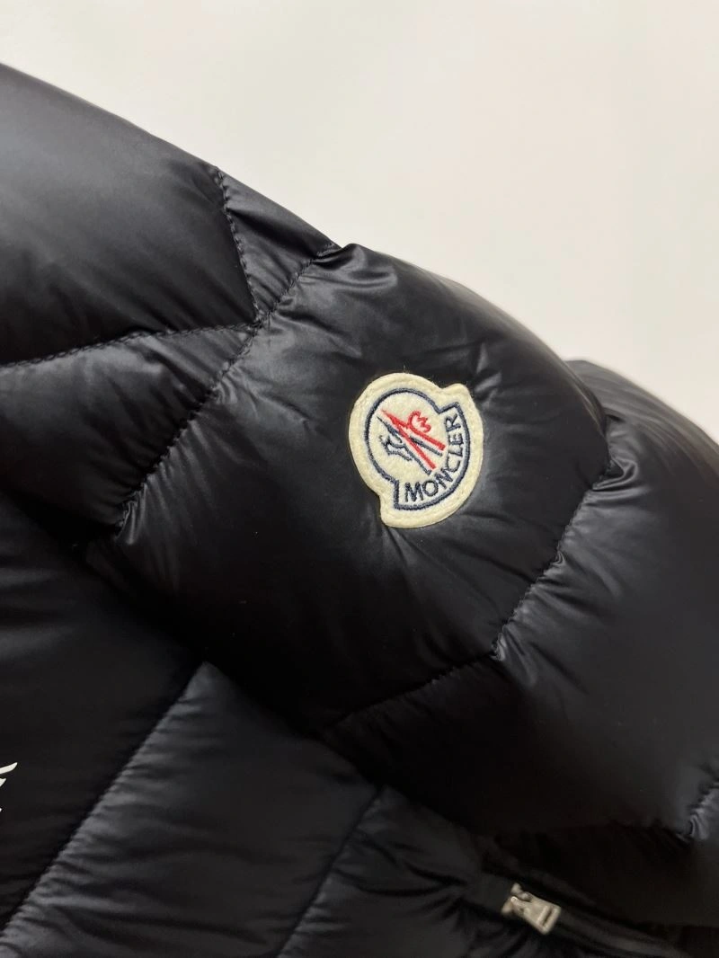 Practical Moncler Down Jackets 144539