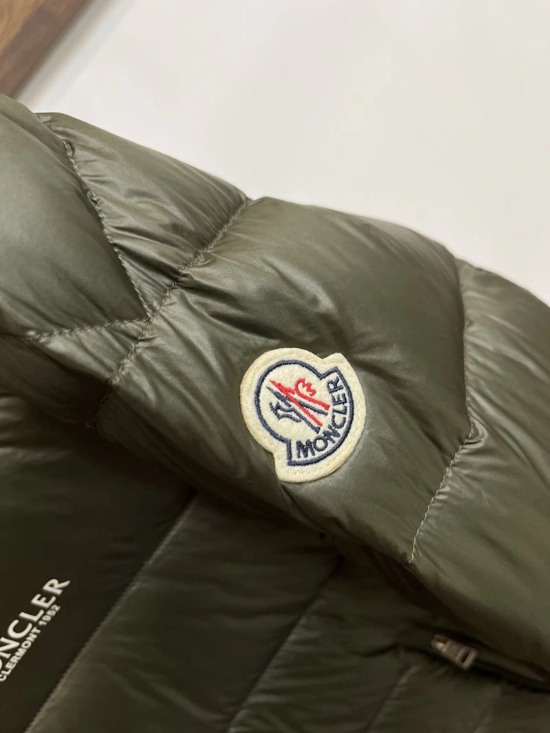 Sporty Moncler Down Jackets 144531