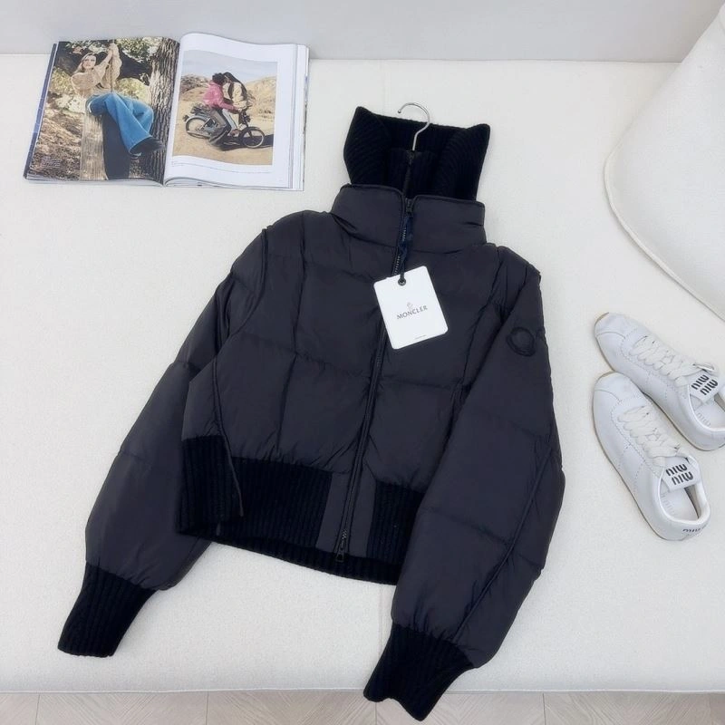 Vibrant Moncler Down Jackets 144511