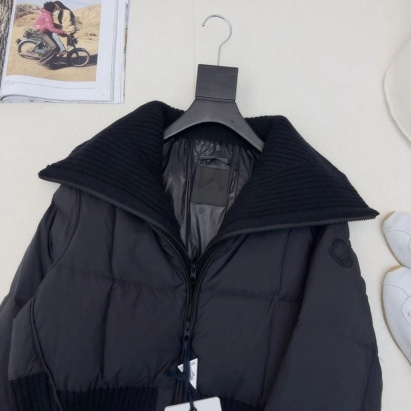 Vibrant Moncler Down Jackets 144511