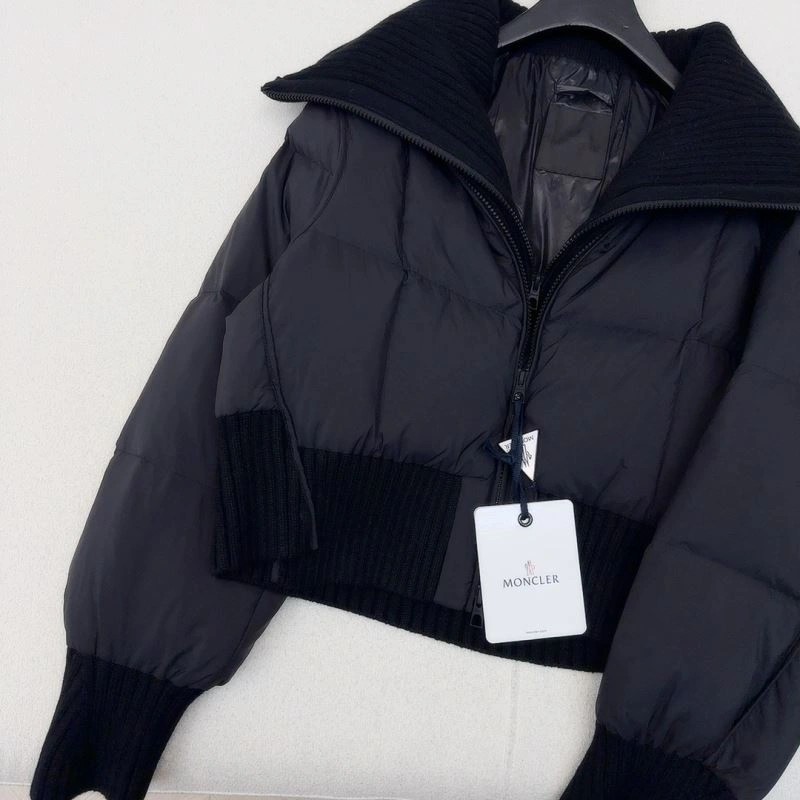 Vibrant Moncler Down Jackets 144511