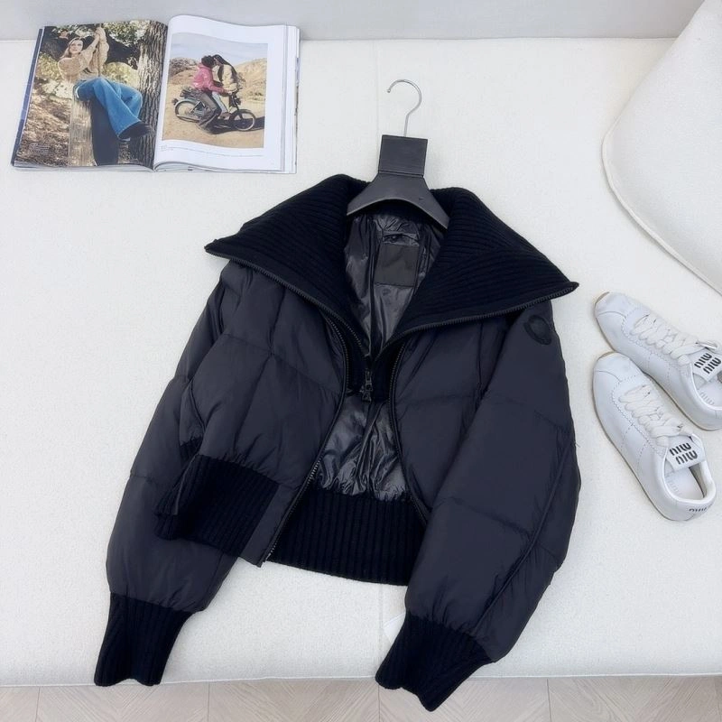 Vibrant Moncler Down Jackets 144511