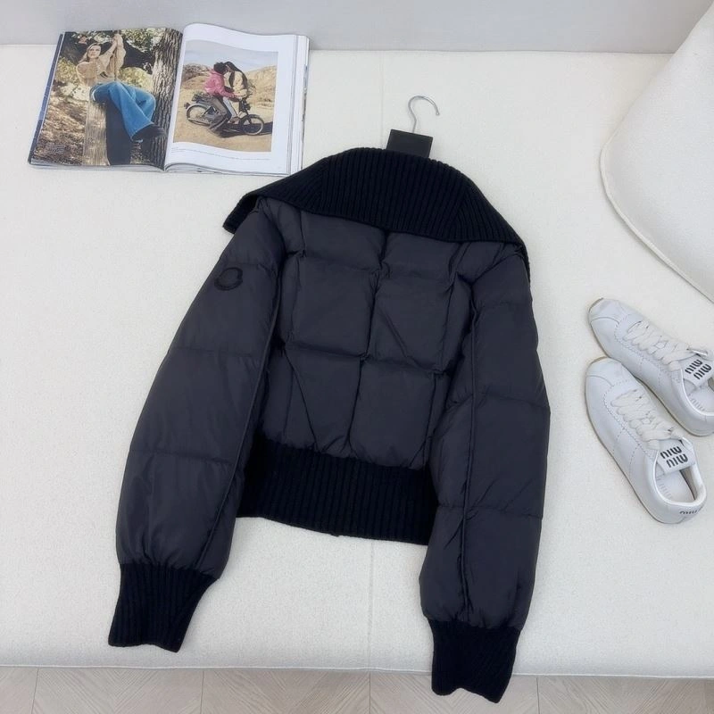 Vibrant Moncler Down Jackets 144511