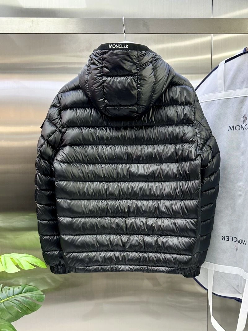 Moncler Down Jackets EyeCatching 144512