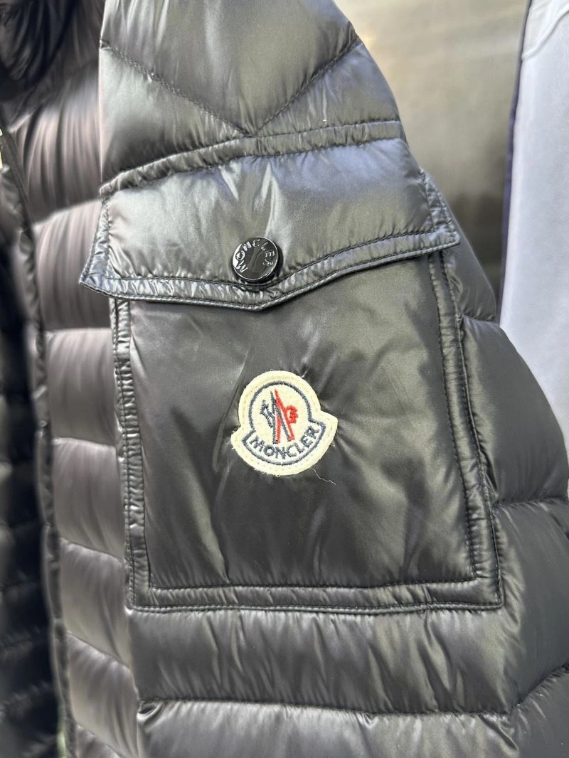 Moncler Down Jackets EyeCatching 144512