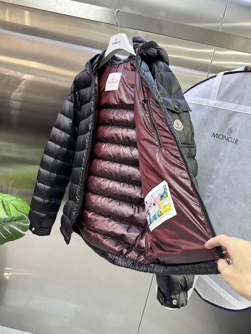 Moncler Down Jackets EyeCatching 144512