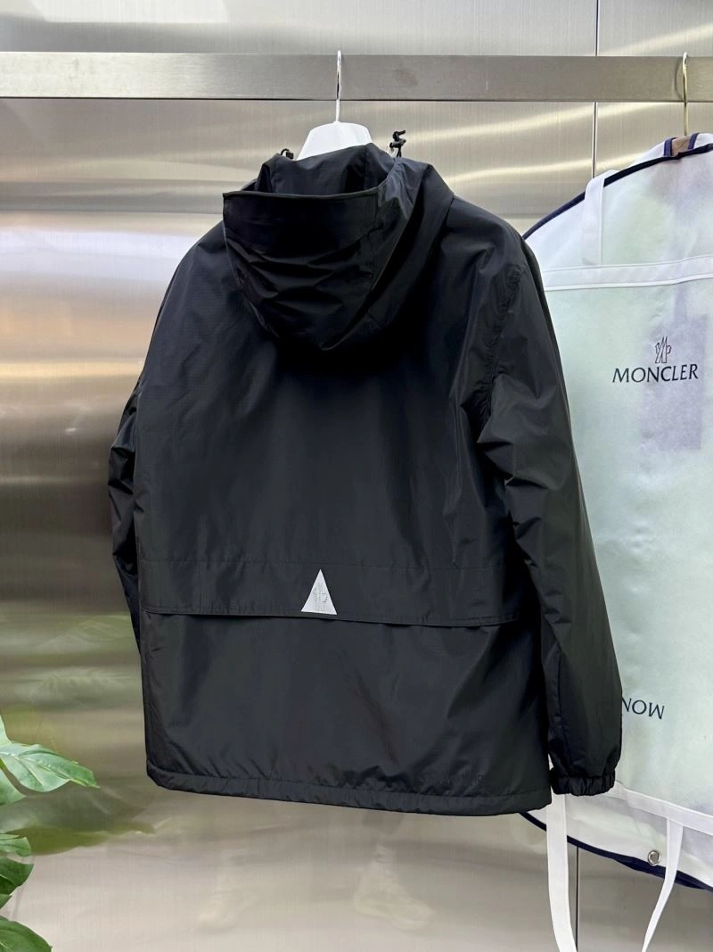 Moncler Down Jackets Bright 144503