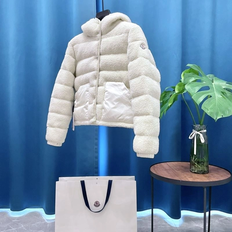 Seasonal Moncler Down Jackets 144498