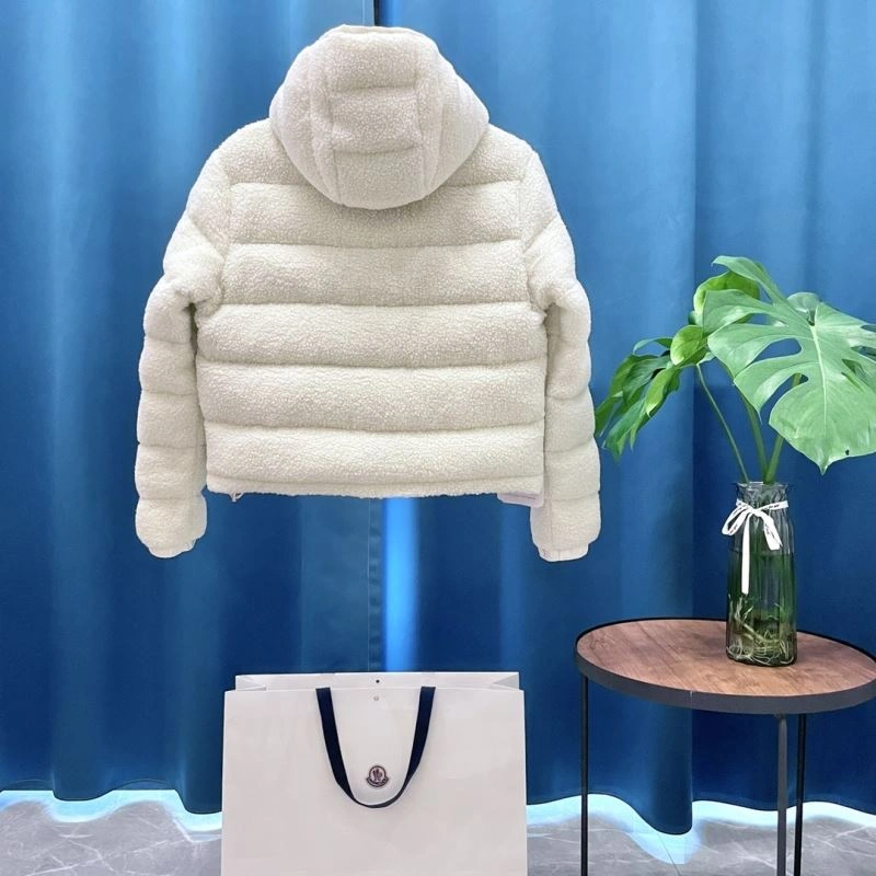 Seasonal Moncler Down Jackets 144498