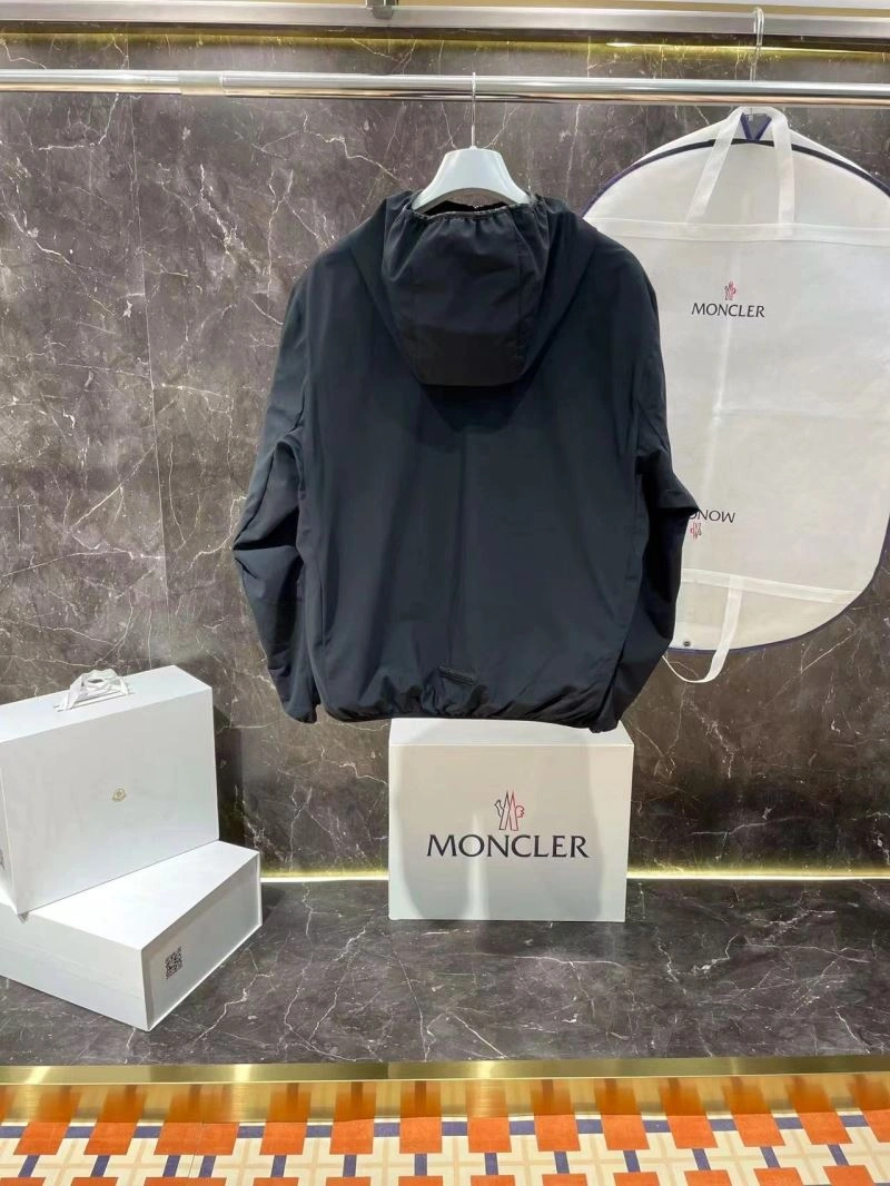 Moncler Down Jackets Youthful 144474