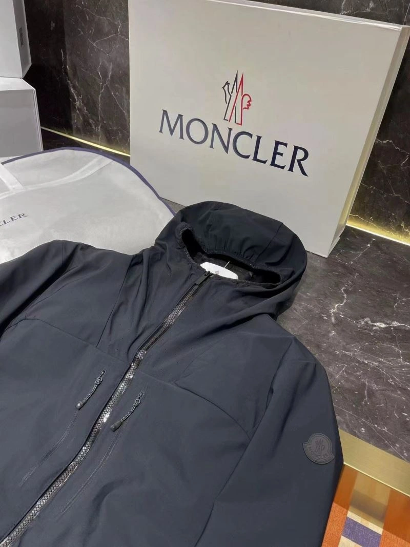 Moncler Down Jackets Youthful 144474
