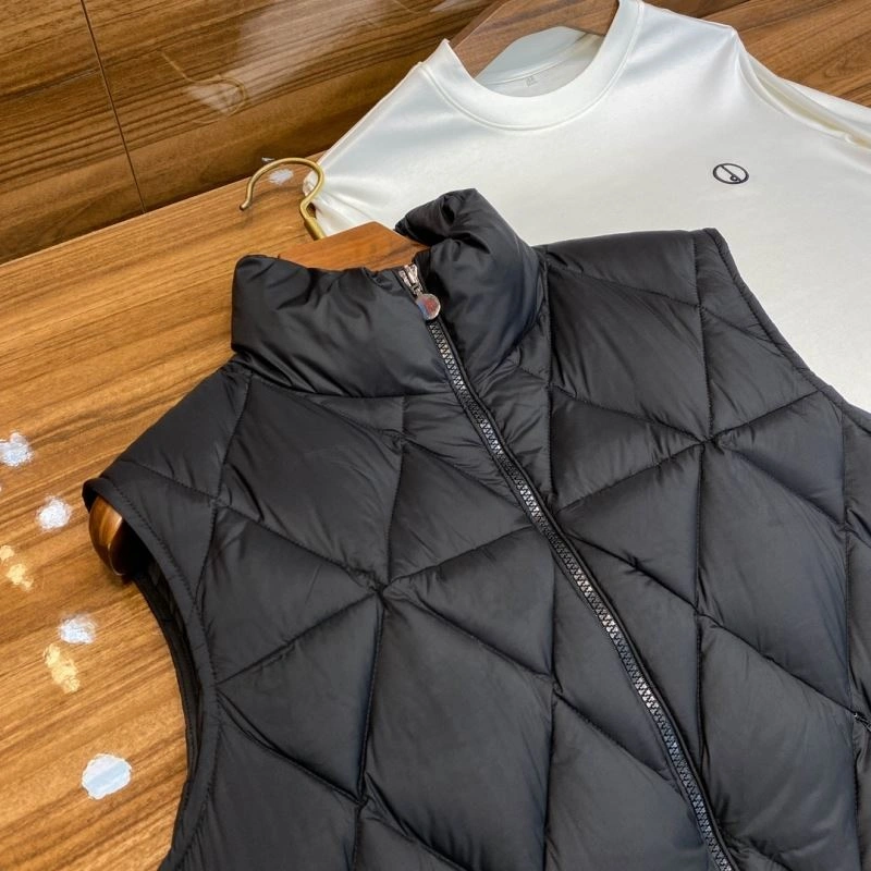 Moncler Down Jackets Bright 144471