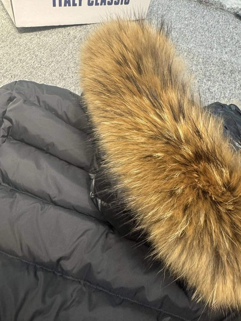 Moncler Down Jackets AllSeason 144475