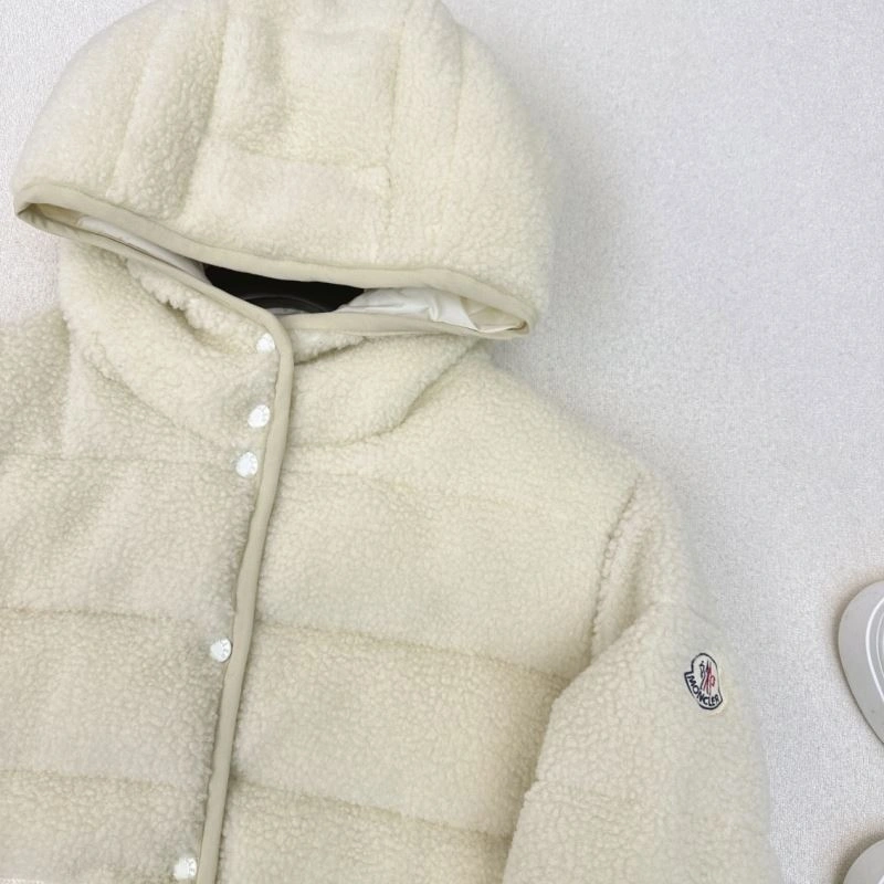 Moncler Down Jackets Durable 144467