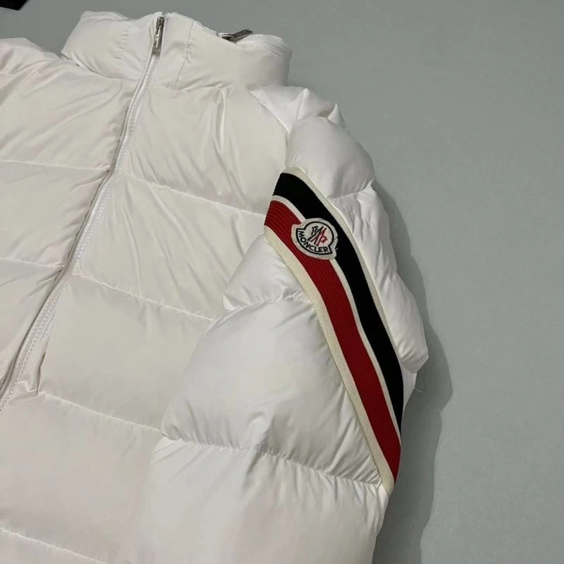 Sporty Moncler Down Jackets 144448