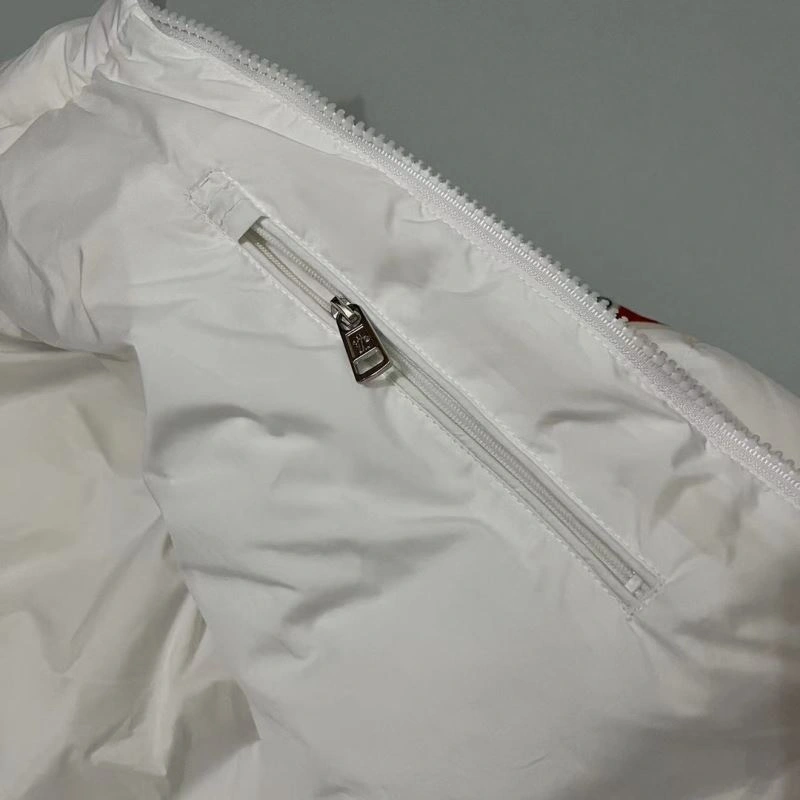 Sporty Moncler Down Jackets 144448