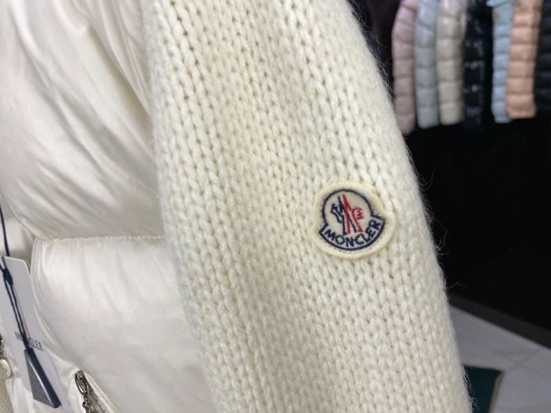 Moncler Down Jackets EasyCare 144436