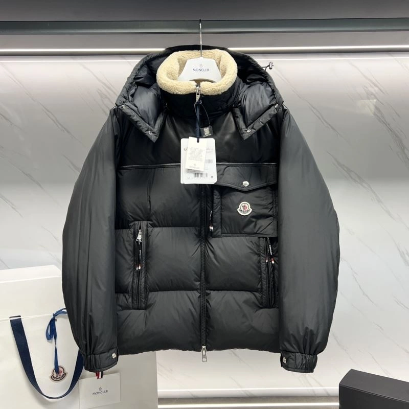 Moncler Down Jackets Sleek 144435