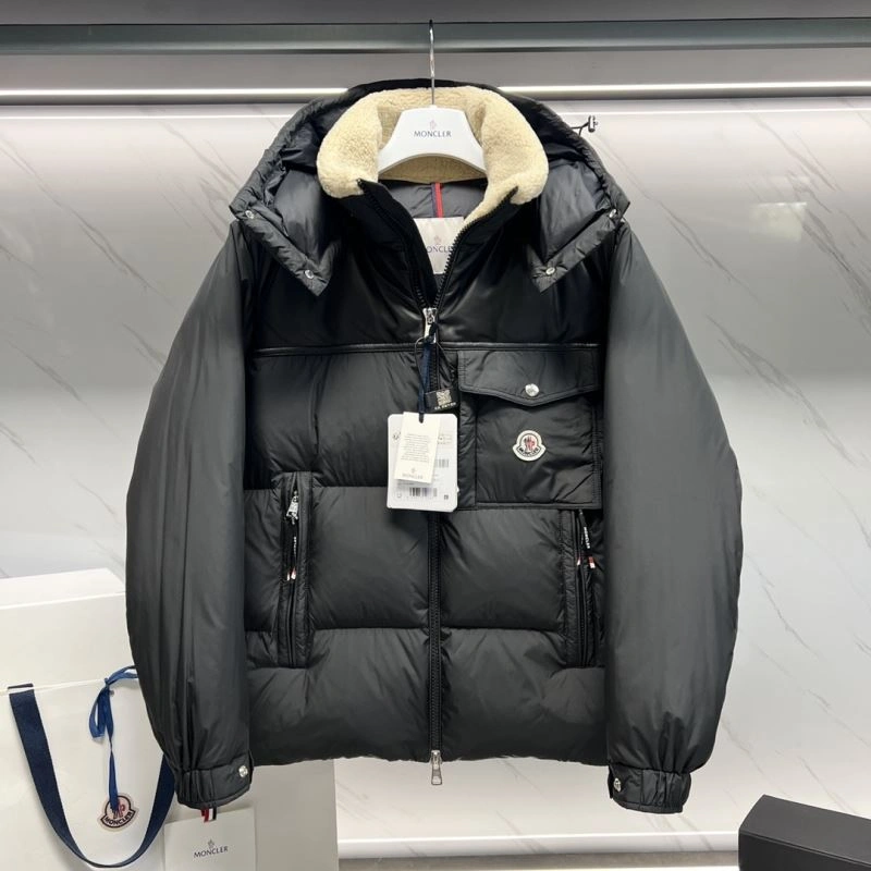 Moncler Down Jackets Sleek 144435