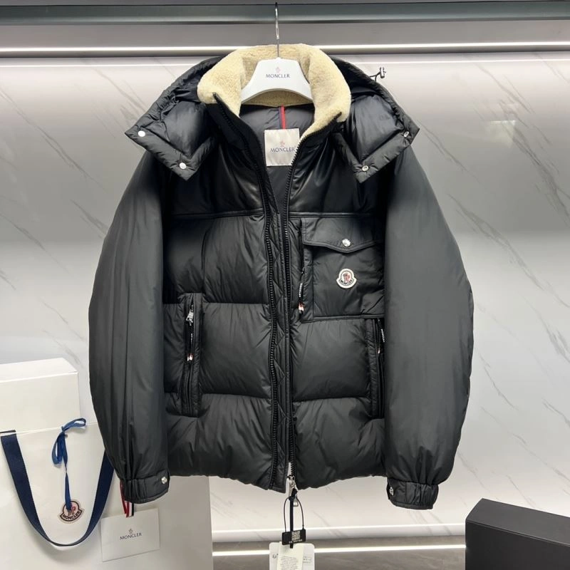 Moncler Down Jackets Sleek 144435