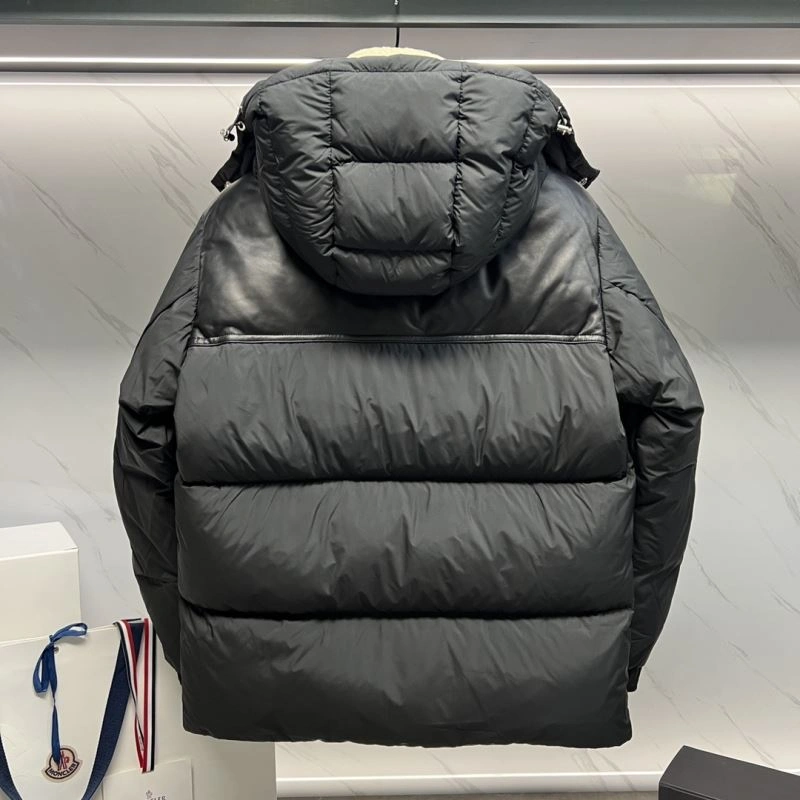 Moncler Down Jackets Sleek 144435