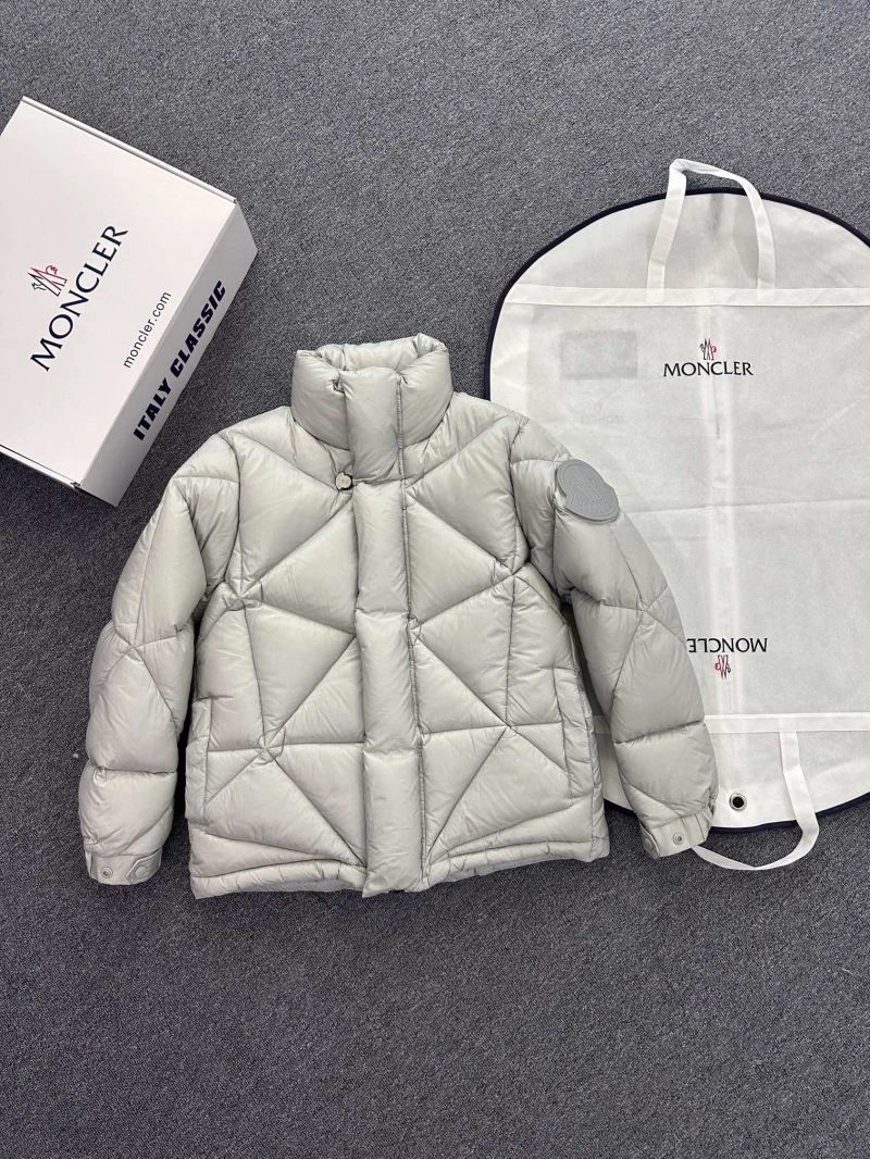 Moncler Down Jackets Soft 144450