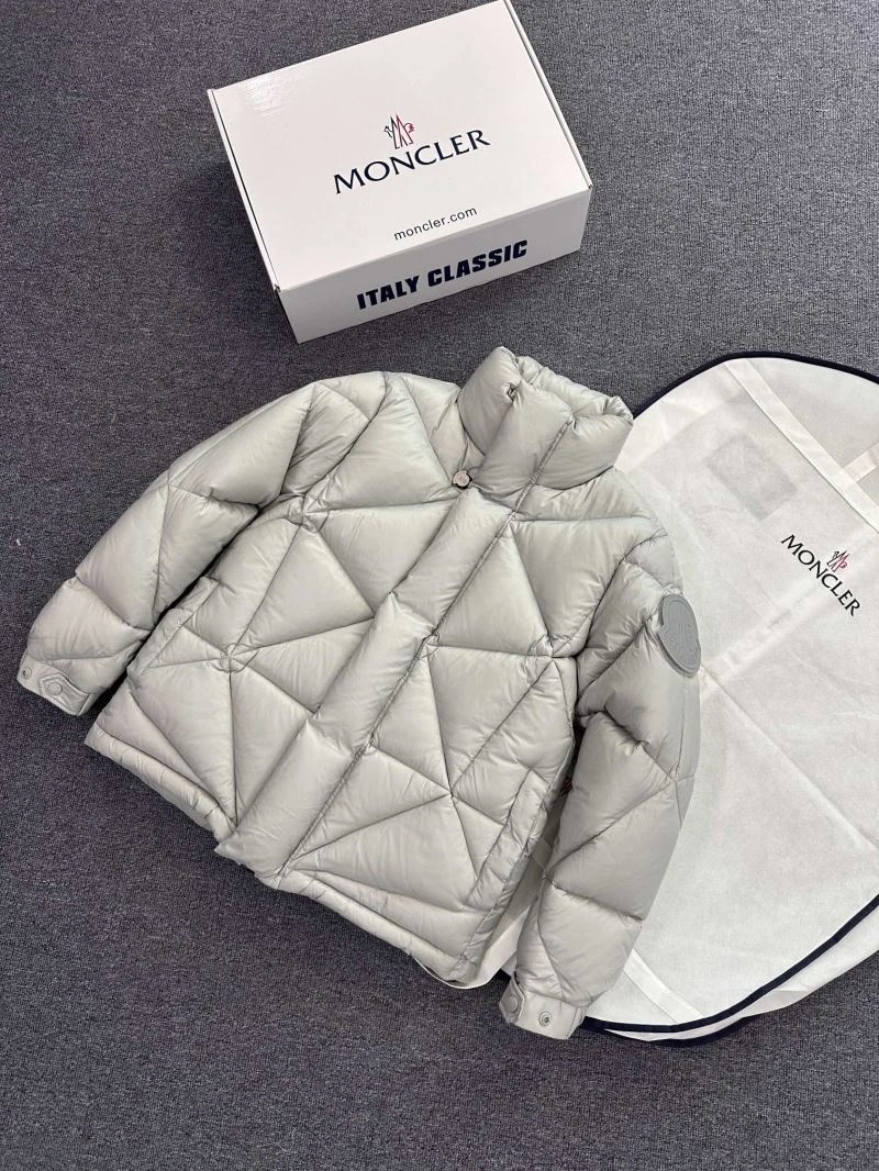 Moncler Down Jackets Soft 144450