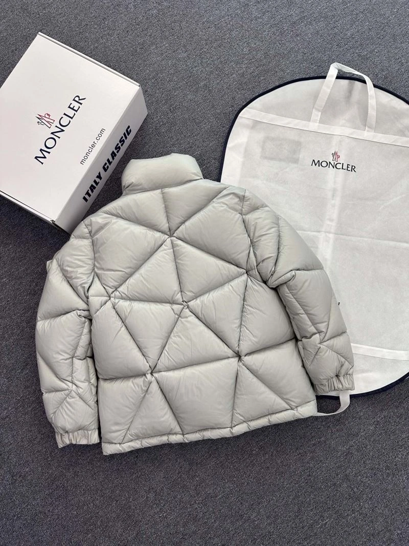 Moncler Down Jackets Soft 144450