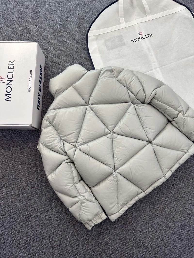 Moncler Down Jackets Soft 144450