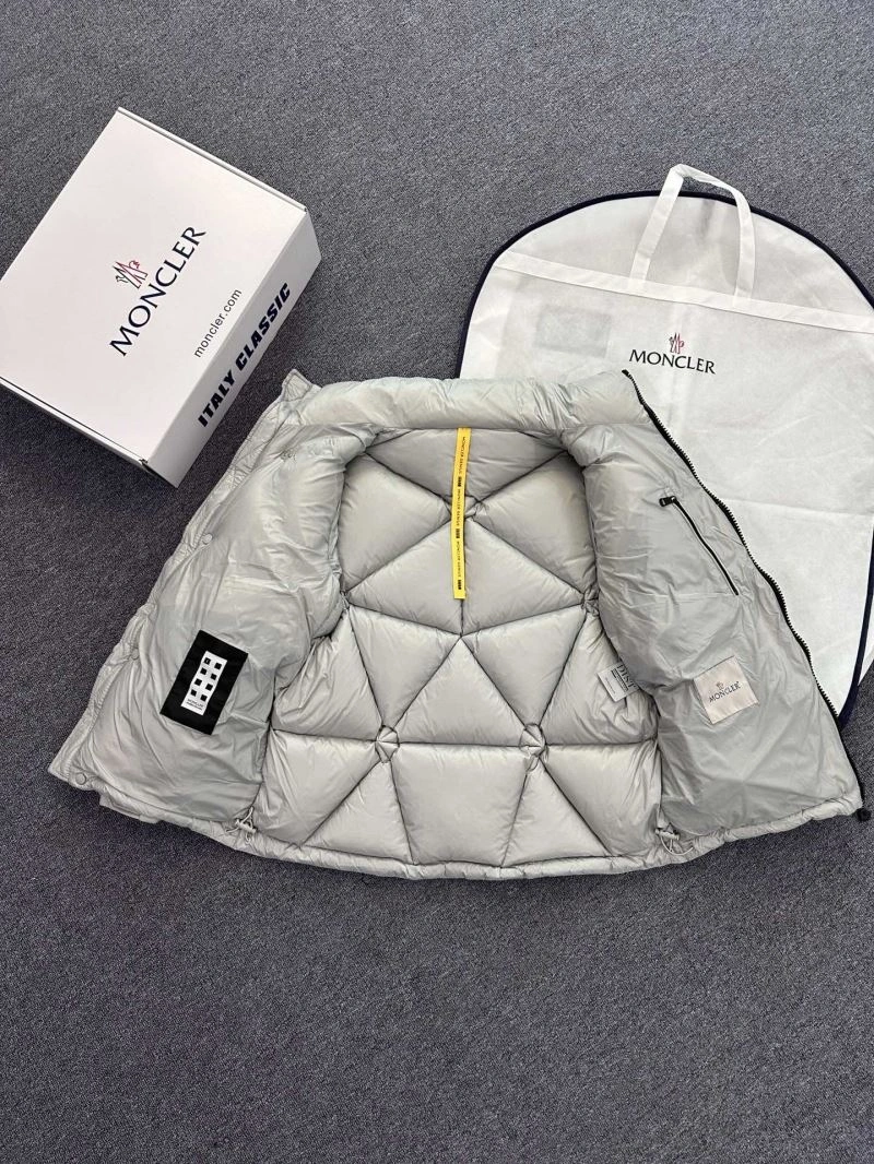 RelaxedFit Moncler Down Jackets 144442