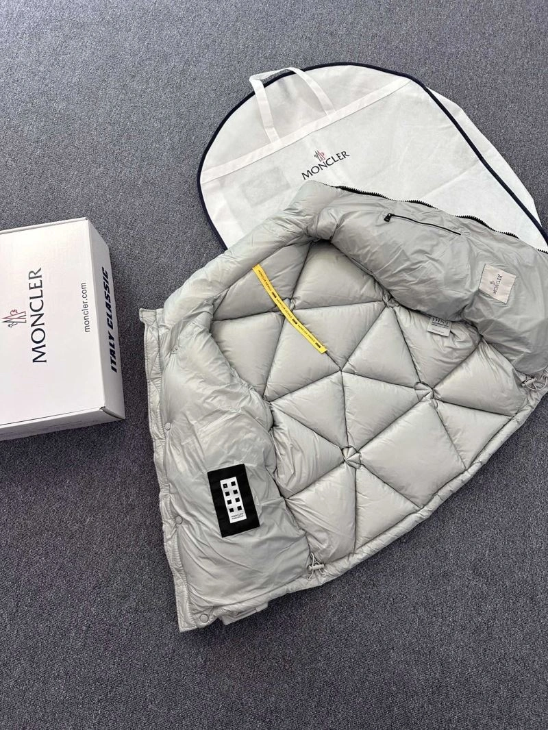 RelaxedFit Moncler Down Jackets 144442