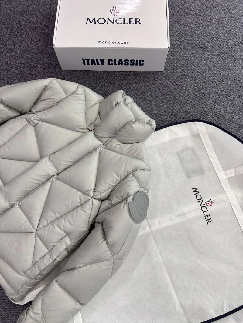 RelaxedFit Moncler Down Jackets 144442