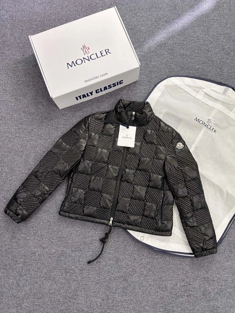 Moncler Down Jackets WaterResistant 144422