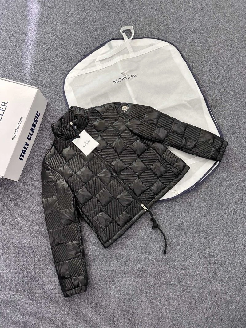 Moncler Down Jackets WaterResistant 144422