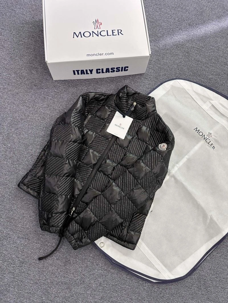 Moncler Down Jackets WaterResistant 144422