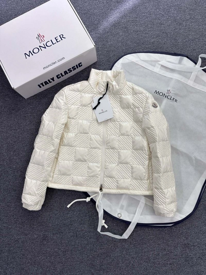 Moncler Down Jackets Bold 144424