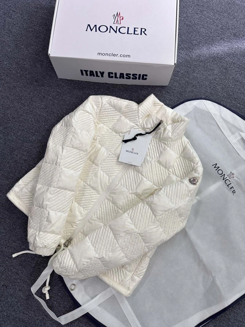 Moncler Down Jackets Bold 144424