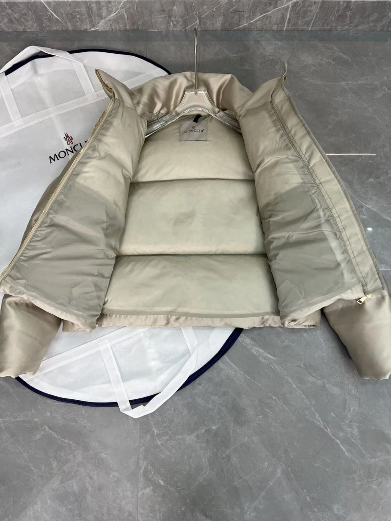 Moncler Down Jackets Practical 144108