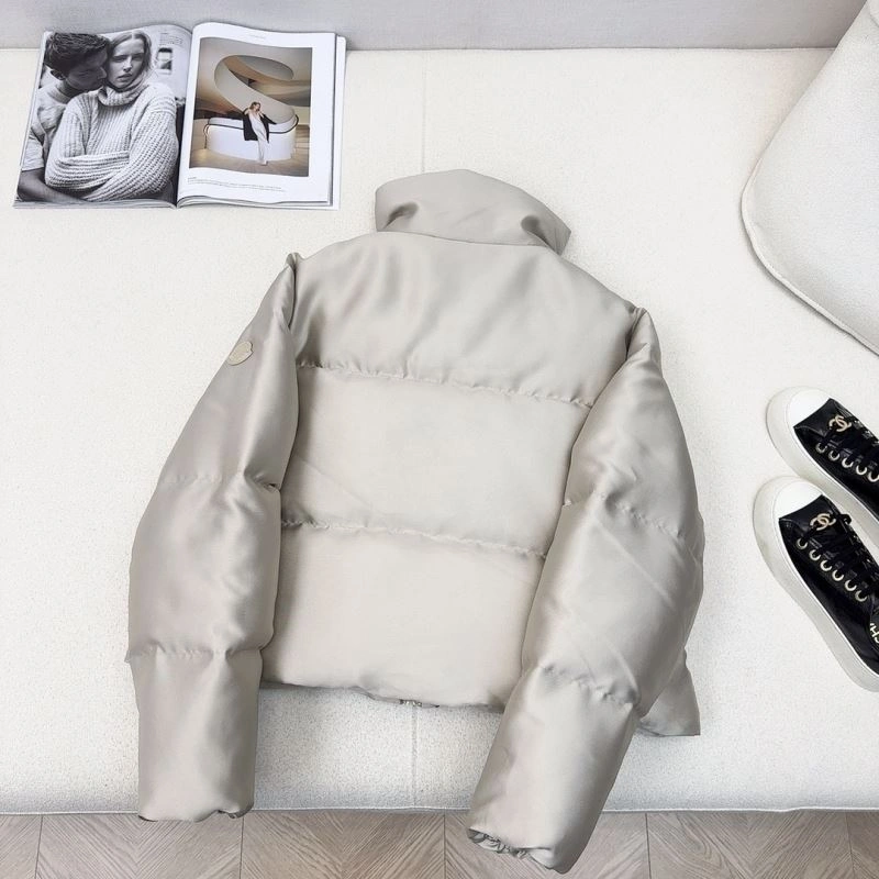 Affordable Moncler Down Jackets 144102