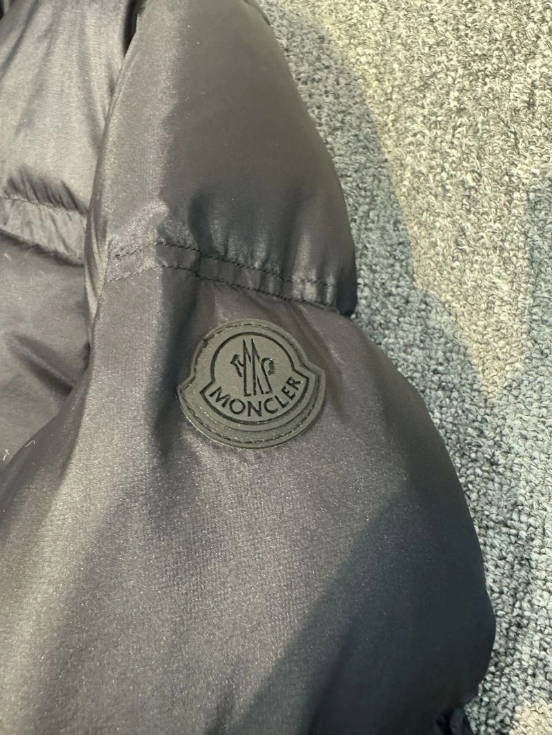 Fashionable Moncler Down Jackets 144088
