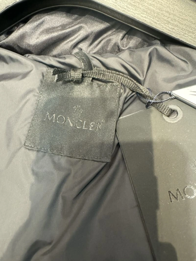 Fashionable Moncler Down Jackets 144088
