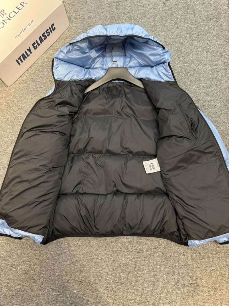 Moncler Down Jackets Sleek 144106