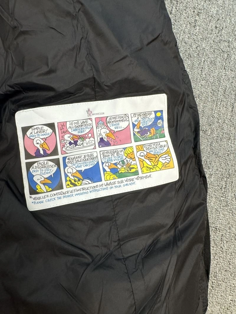 Moncler Down Jackets Unique 144086