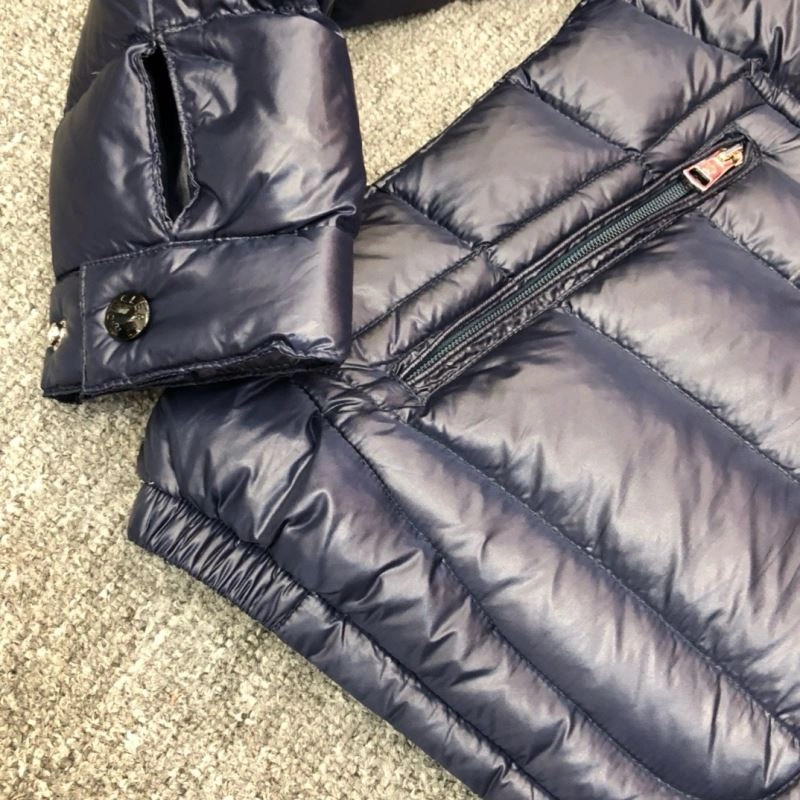 Unisex Moncler Down Jackets 144080